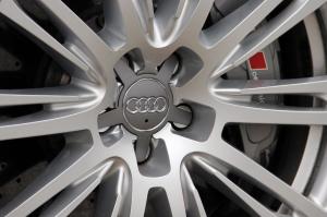 Audi S8 2012 года  (WW)